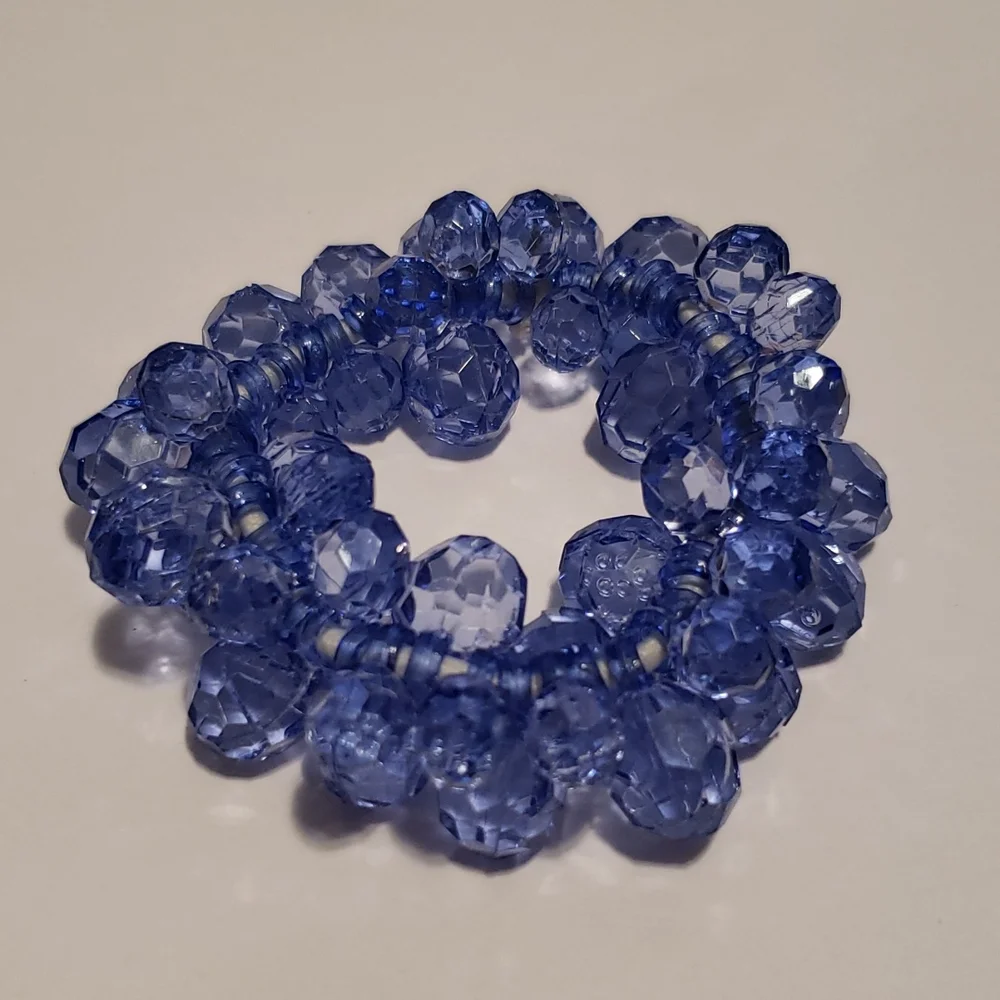 🛍 2/$6 🛍 Blue beaded bracelet